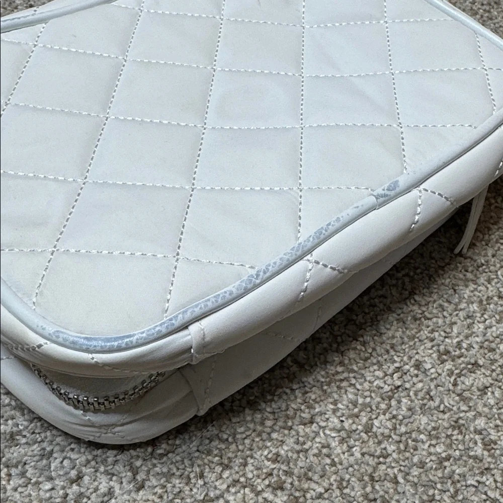 Trish McEvoy White Quilted Zip-Around Makeup Bag Travel Cosmetic Case